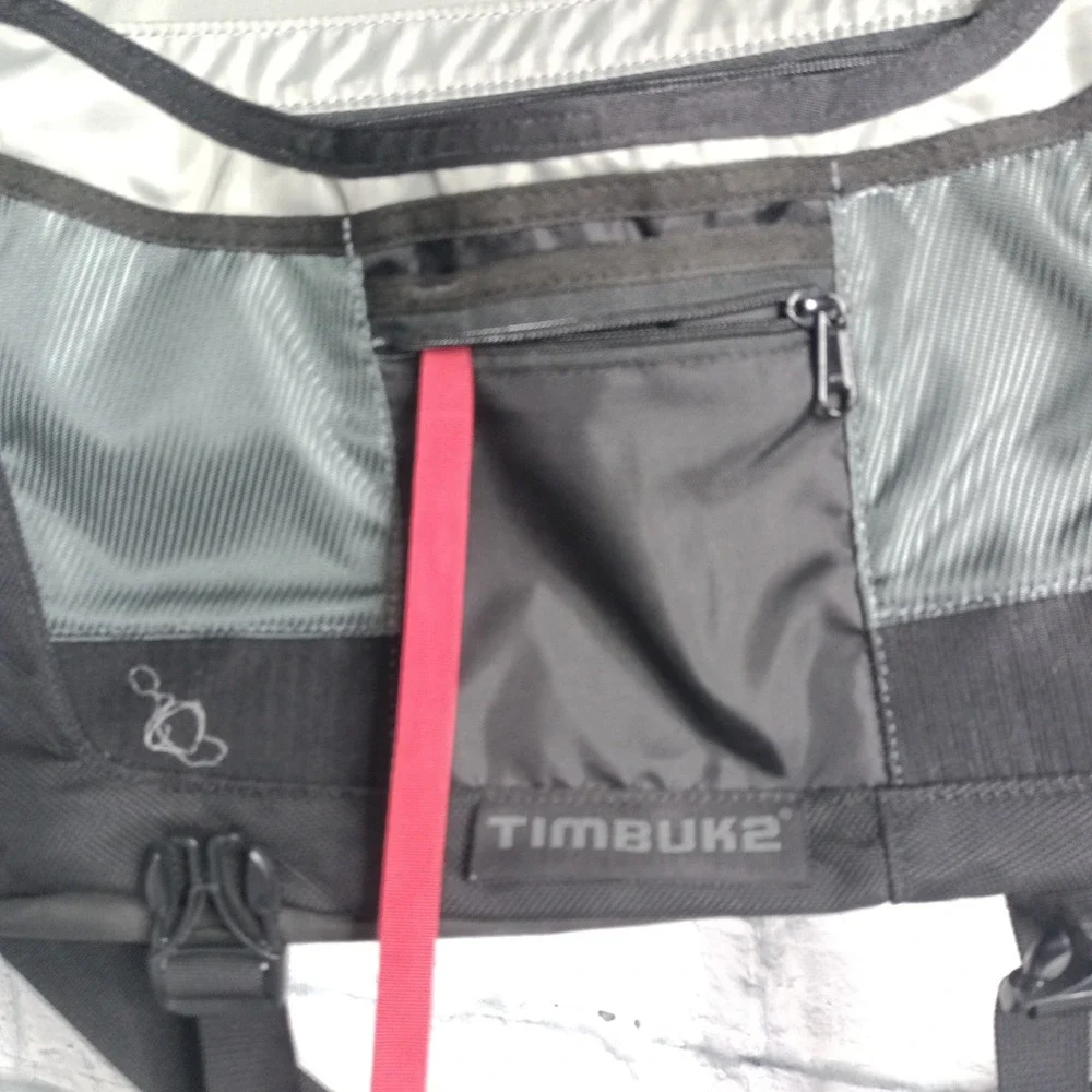 Timbuk2 Classic Messenger Bag Black Ballistic Nylon Laptop Commuter Bag s12